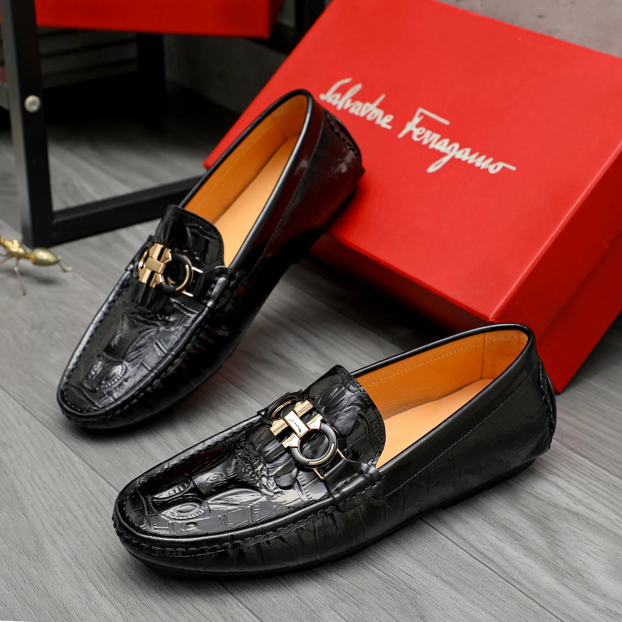 Men's shoes 💰380 Product trademark: Ferragamo "Ferragamo" casual slip-on shoes Regular size: 38-45 (45 is custom-made and non-returnable) Product materials: Selected high-quality embossed cowhide upper, pigskin lining, rubber outsole